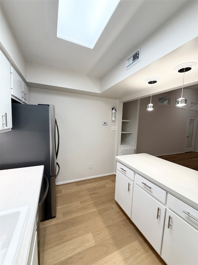 1950 Vermont St unit A, Houston, TX 77019 - photo 7