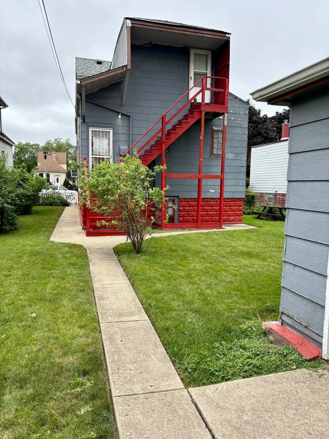 1235 Wesley Ave, Berwyn, IL 60402 - photo 2