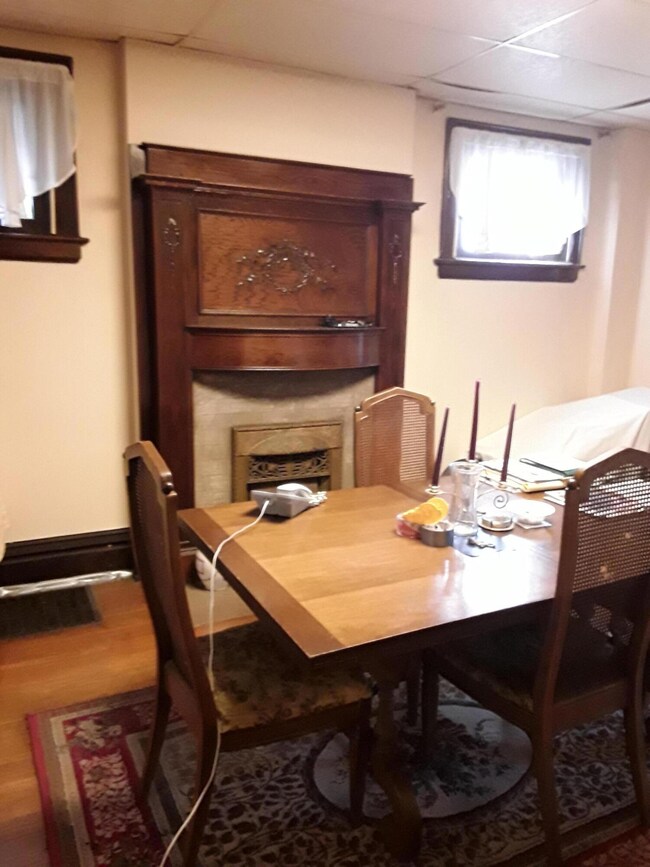 724 Linwood dinning room pic