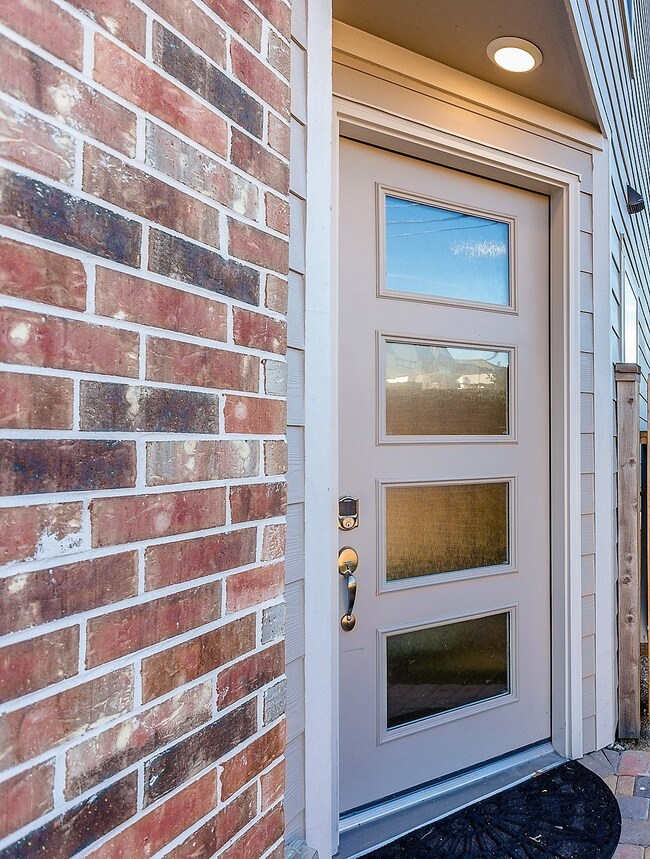 8402 Oak Leaf Point Dr, Houston, TX 77055 - photo 6