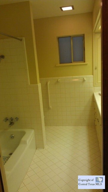 1120 N King St unit 107, Seguin, TX 78155 - photo 7