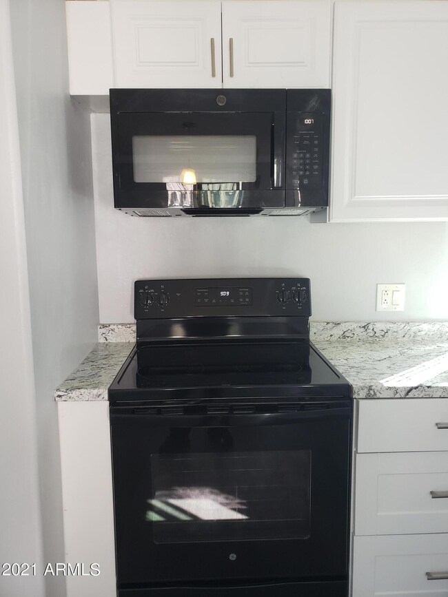 New Stove and Microwave