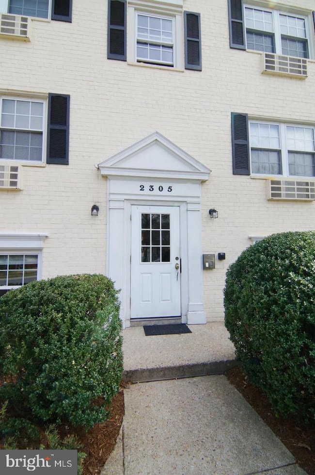 2305 Farrington Ave unit 101, Alexandria, VA 22303 - photo 2