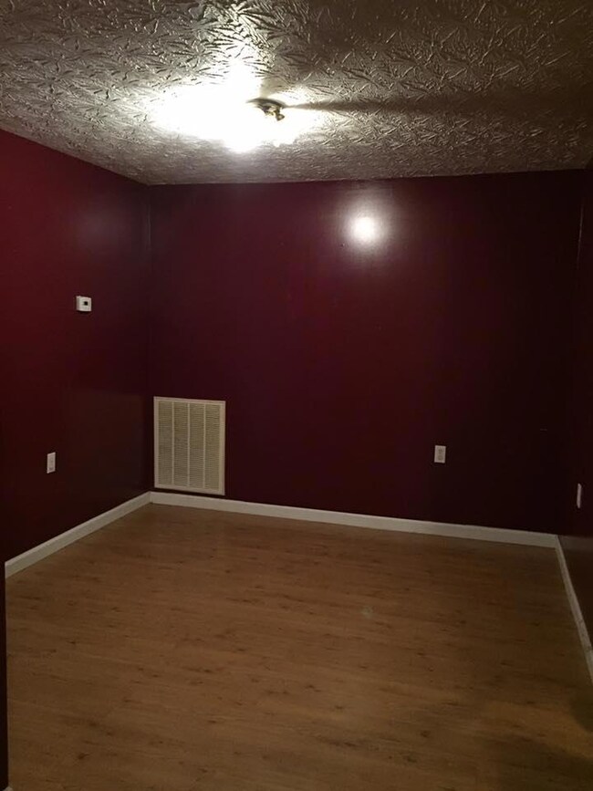 702 College St, Manchester, TN 37355 - photo 6