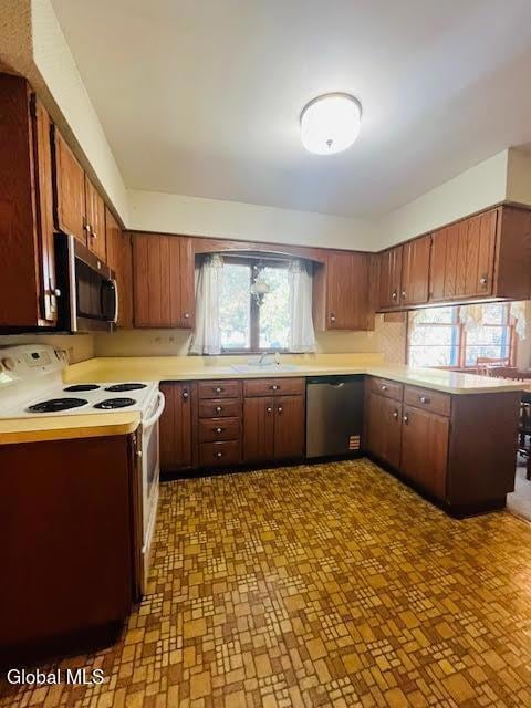 1012 John Alden Ln, Schenectady, NY 12306 - photo 4