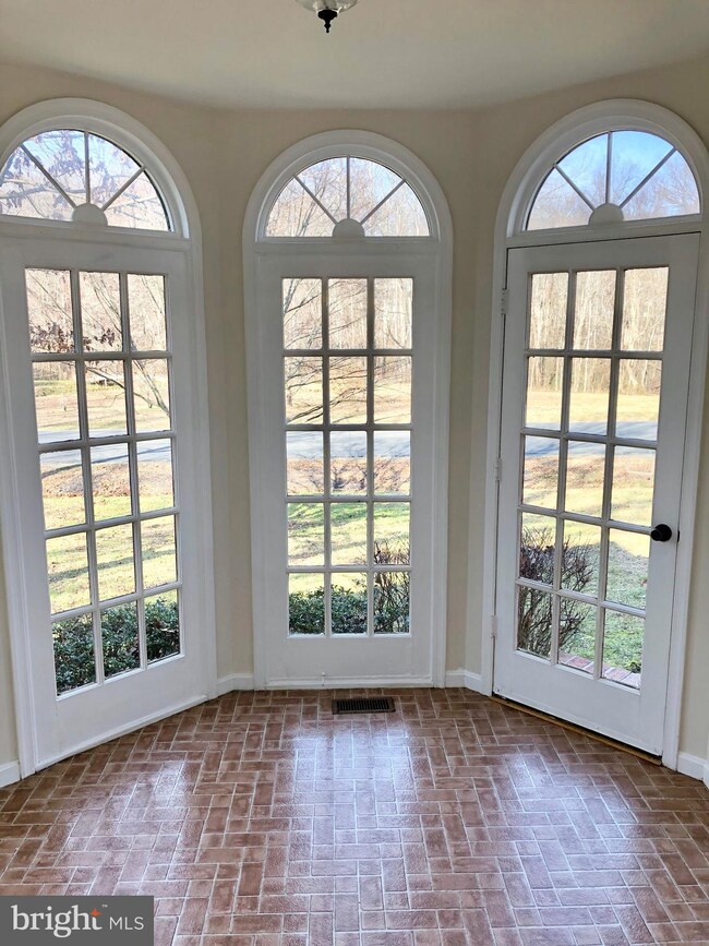 10729 Cedar Post Ln, Spotsylvania, VA 22553 - photo 2