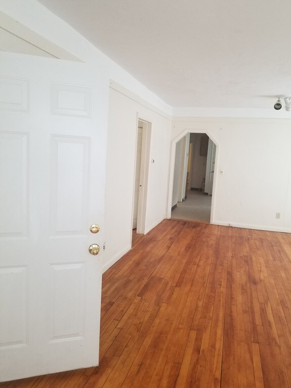 25 Derby St unit 1, Worcester, MA 01604 - photo 6