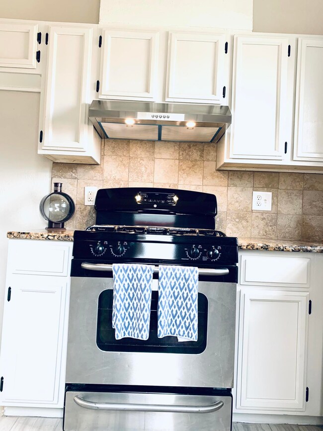 316 Crocker Dr, Horizon City, TX 79928 - photo 5