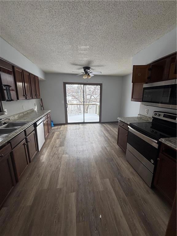 9113 Summit St, Lenexa, KS 66215 - photo 6