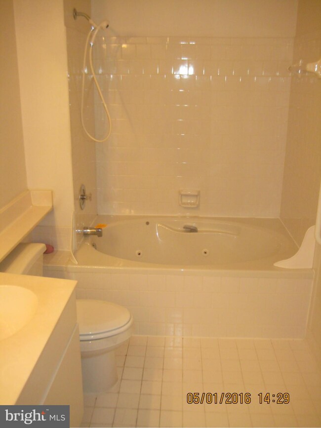 9211 Groffs Mill Dr, Owings Mills, MD 21117 - photo 6