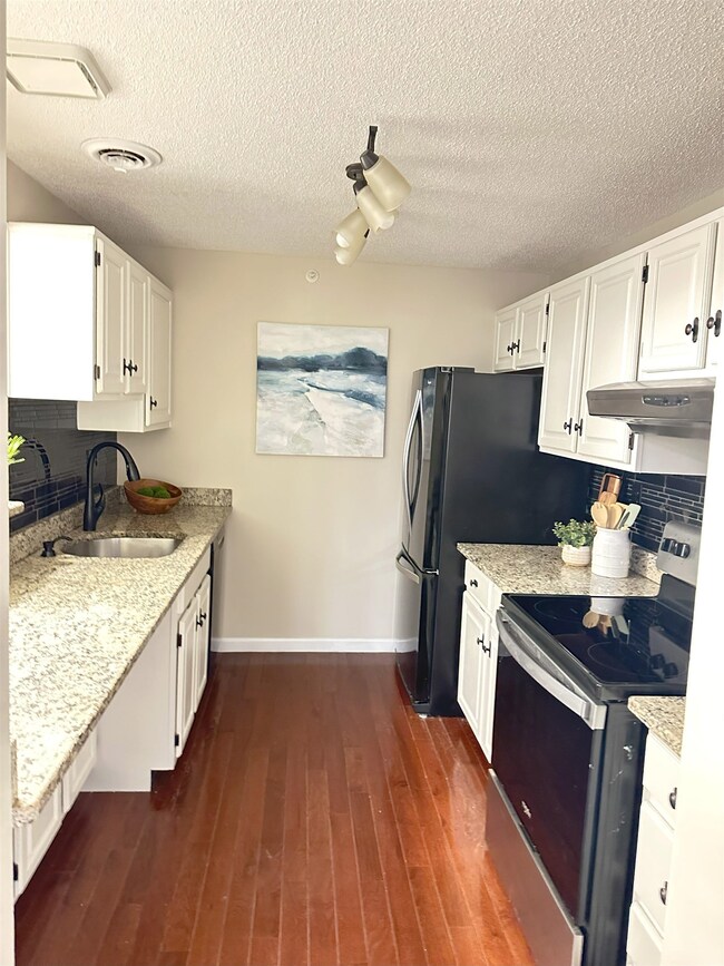 9 Bartemus Trail unit U301, Nashua, NH 03063 - photo 5