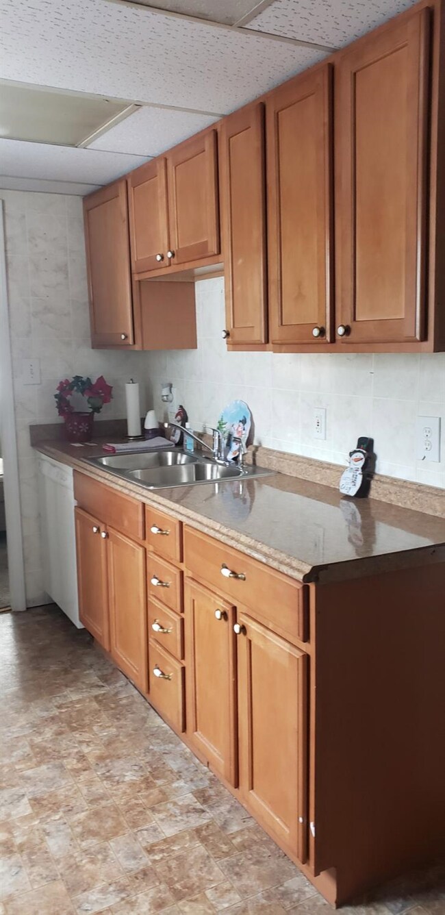 209 E 9th St, La Porte, IN 46350 - photo 5