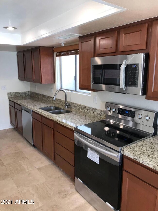 19229 N 6th St, Phoenix, AZ 85024 - photo 2