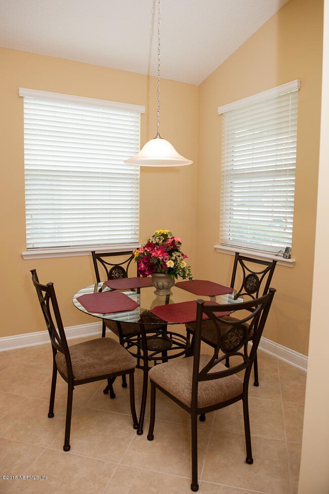 9 - 1509 Valhalla Way - Breakfast Nook-1