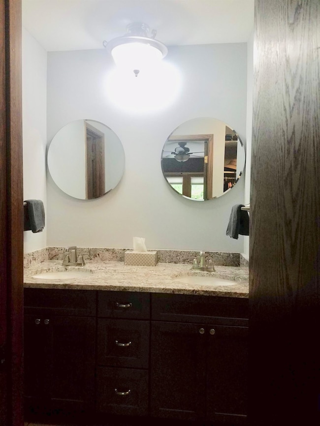 Master- double vanity