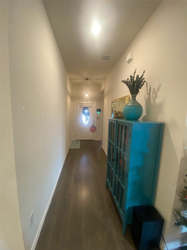 1934 Duskwood Dr, Lancaster, TX 75146 - photo 3