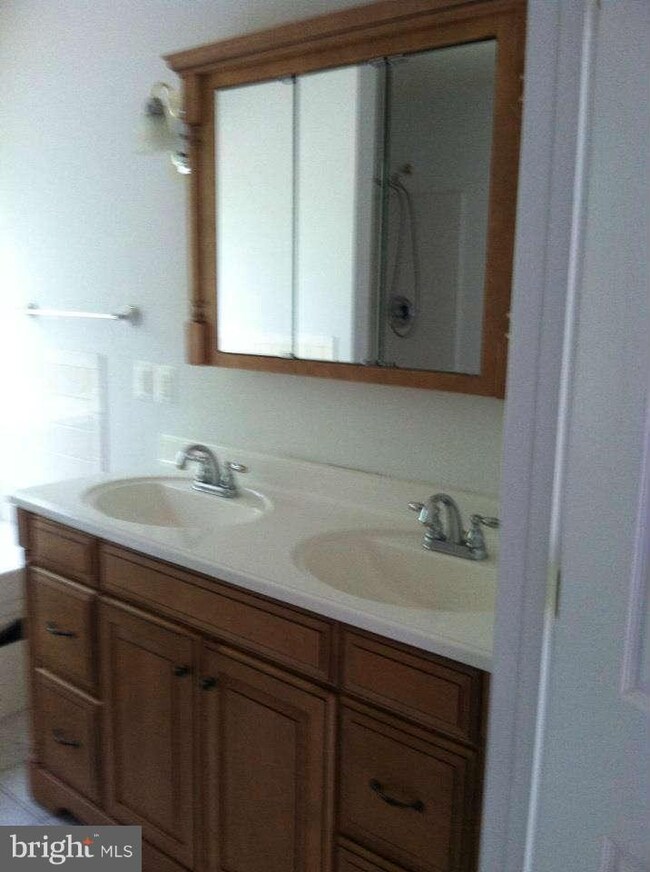 26327 Gibson Ln, Ruther Glen, VA 22546 - photo 5