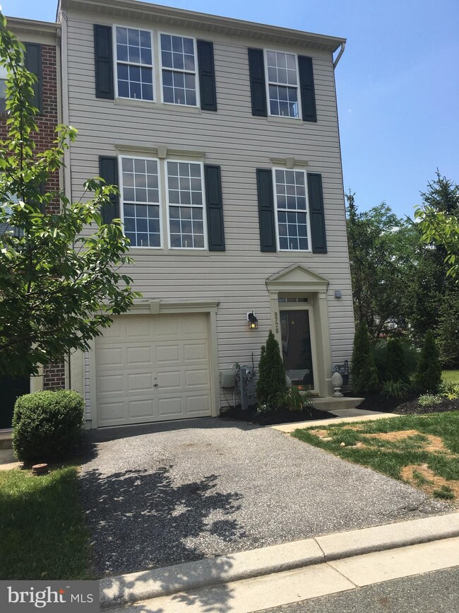 9778 Harvester Cir, Perry Hall, MD 21128 - photo 2