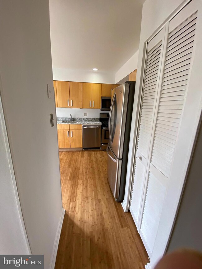 1983 Mayflower Dr, Woodbridge, VA 22192 - photo 6