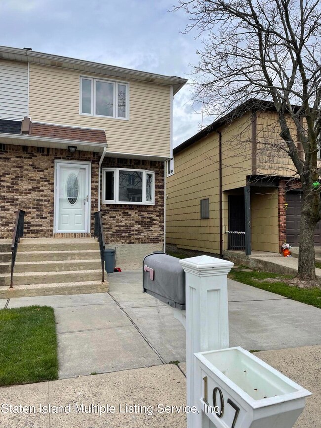 107 Cotter Ave, Staten Island, NY 10306 - photo 2