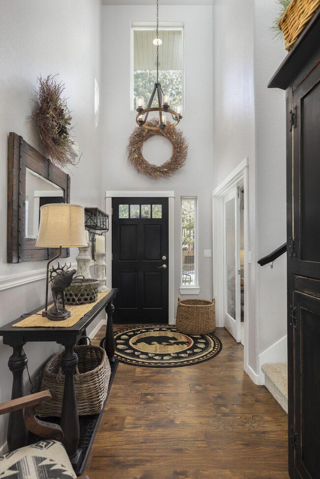 553 N Freemont St, Sisters, OR 97759 - photo 5