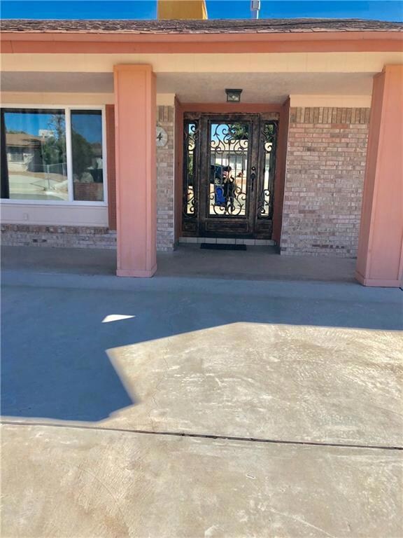 1444 Pintoresco Dr, El Paso, TX 79935 - photo 2