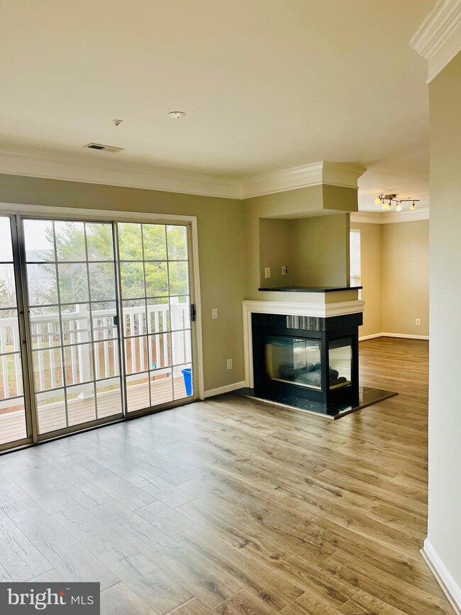 45475 Caboose Terrace unit 300, Sterling, VA 20166 - photo 6