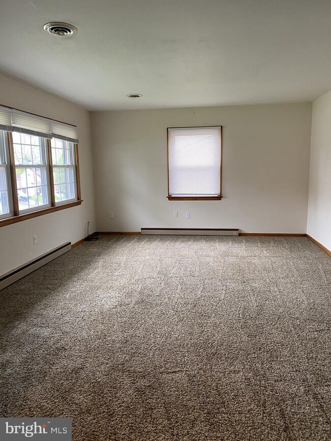 367 W 11th St, Front Royal, VA 22630 - photo 5