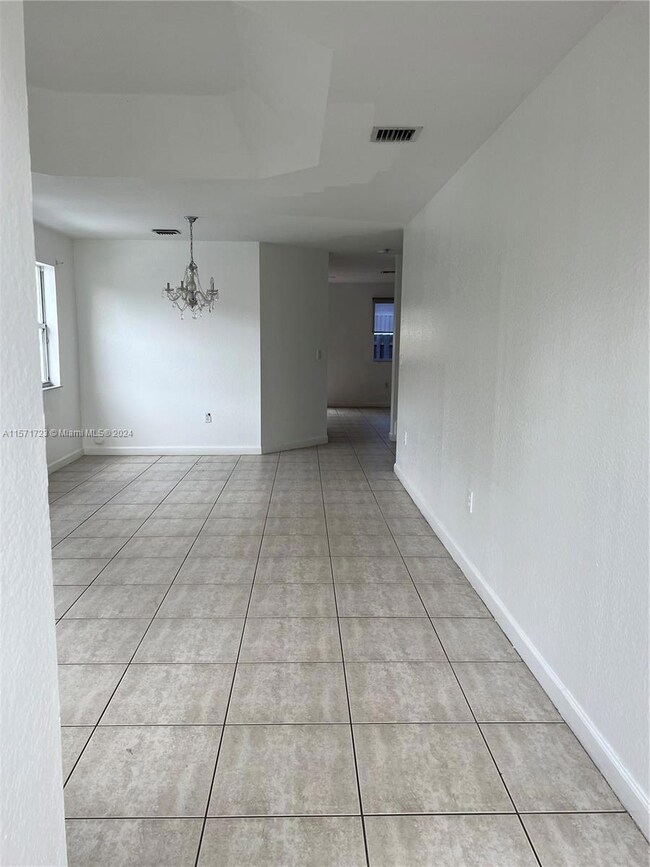 5052 NW 116th Ave, Doral, FL 33178 - photo 3