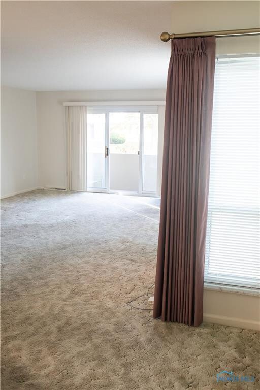 5421 Cresthaven Ln, Toledo, OH 43614 - photo 5