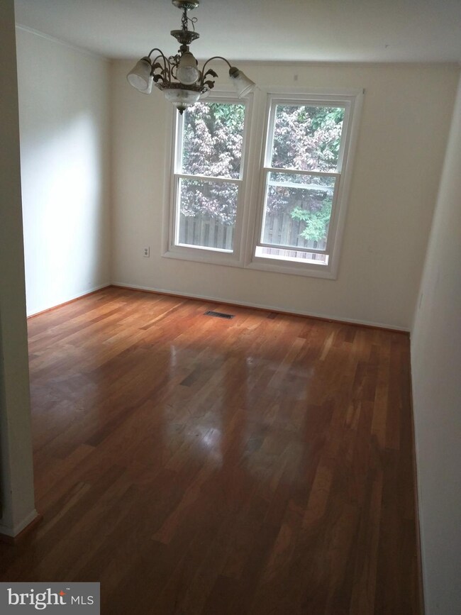 17 Briarstone Ln, Gaithersburg, MD 20877 - photo 6