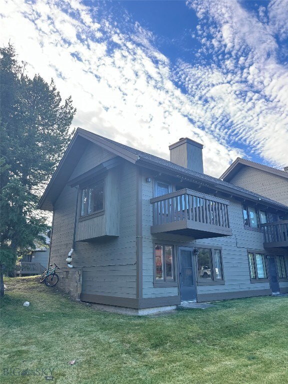 End unit new exterior paint and roof 9/24