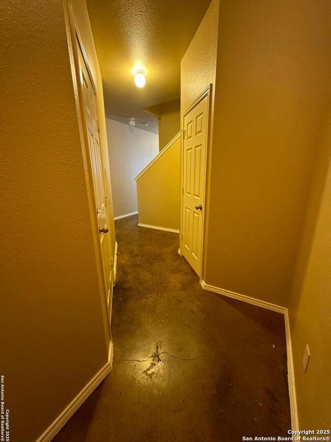 10815 Mathom Landing unit 1, Universal City, TX 78148 - photo 4