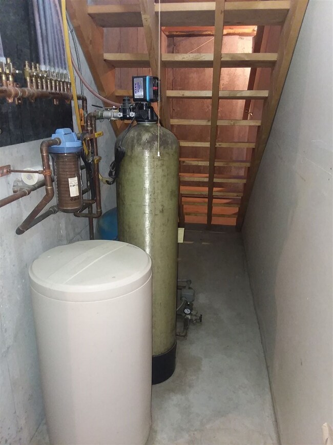 420 Calavant Hill Rd, Charlestown, NH 03603 - photo 7