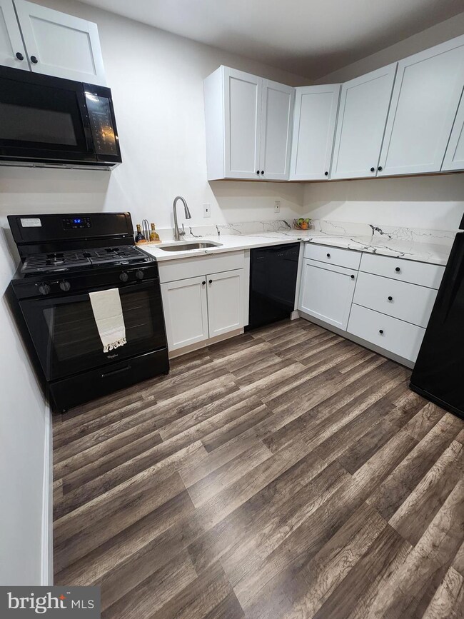 1203 Crisfield Dr, Oxon Hill, MD 20745 - photo 5