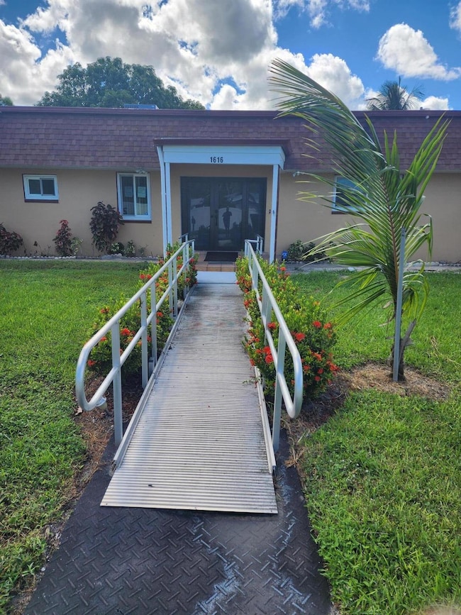 1616 Crandon Ave, West Palm Beach, FL 33407 - photo 2