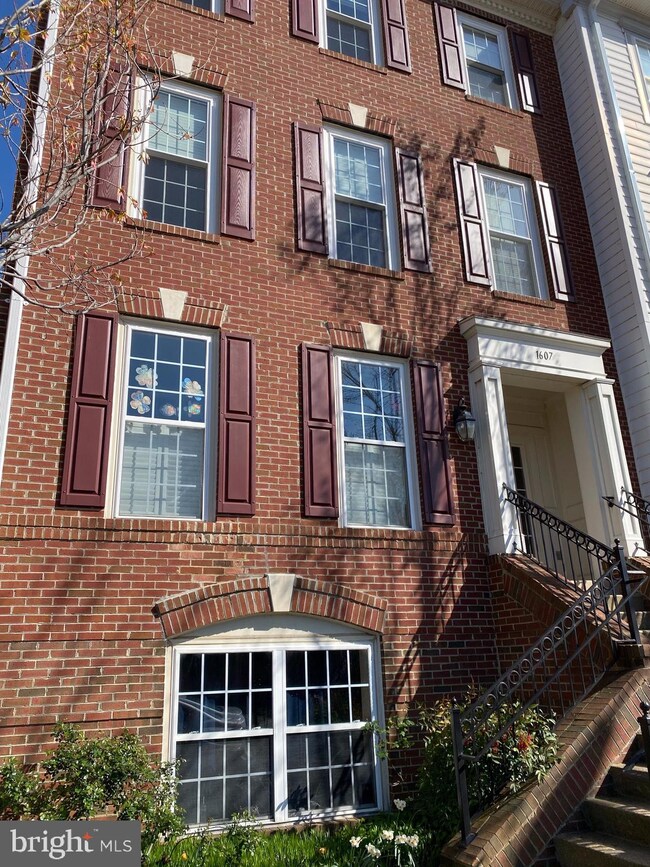 1607B Potomac Greens Dr, Alexandria, VA 22314 - photo 4