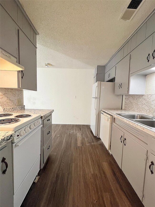 202 Jackson St unit 5, Weatherford, TX 76086 - photo 5