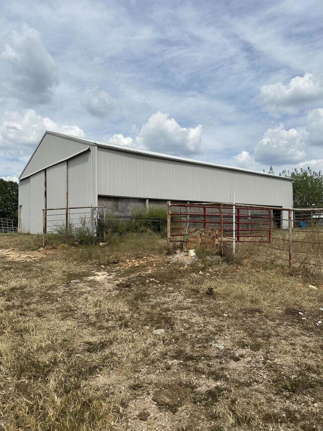 921 US Hwy 160
