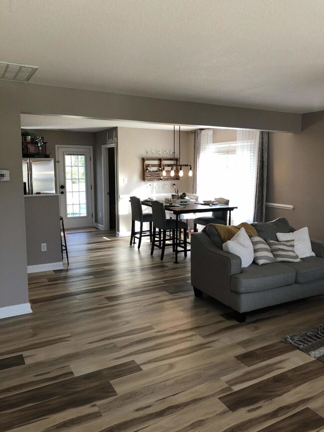 living area looking to eat-in