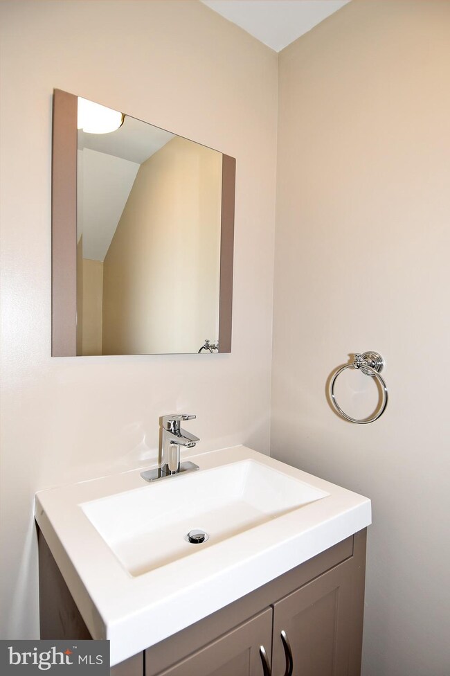 22414 Glenbow Way, Clarksburg, MD 20871 - photo 6