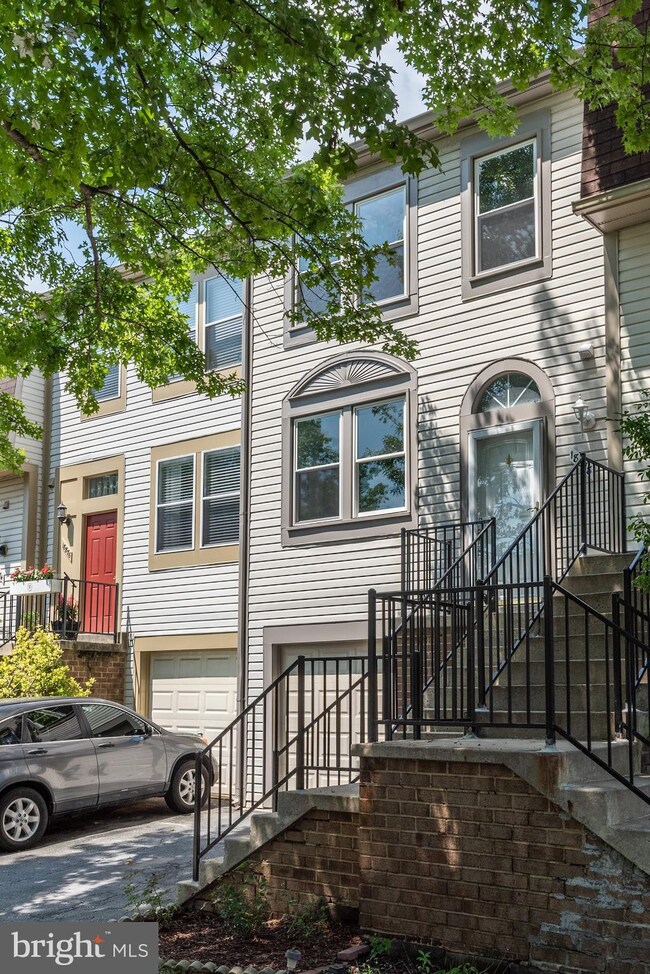 18878 Mcfarlin Dr, Germantown, MD 20874 - photo 3