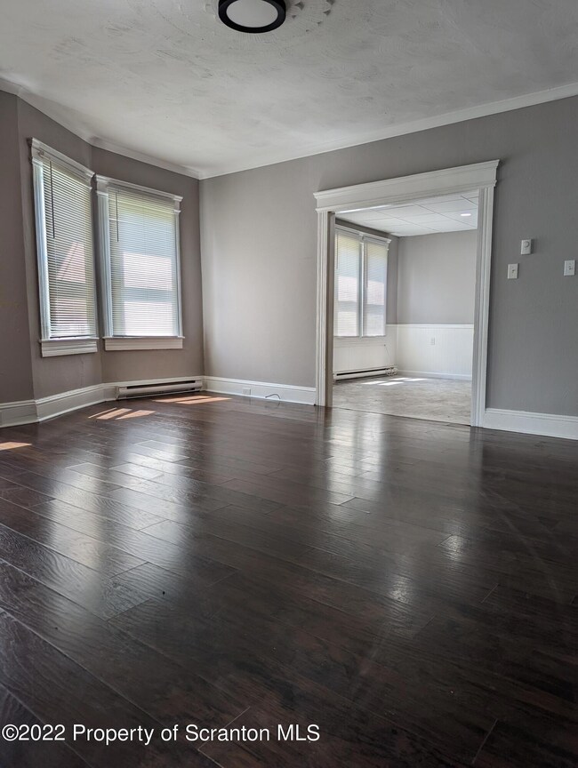 827 N Main 1st Floor Ave, Scranton, PA 18504 - photo 3