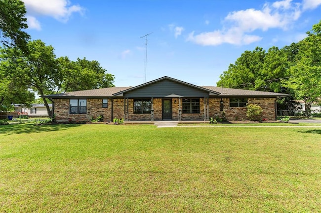 507 W South St, Whitesboro, TX 76273 | MLS# 20057233 | Homes.com