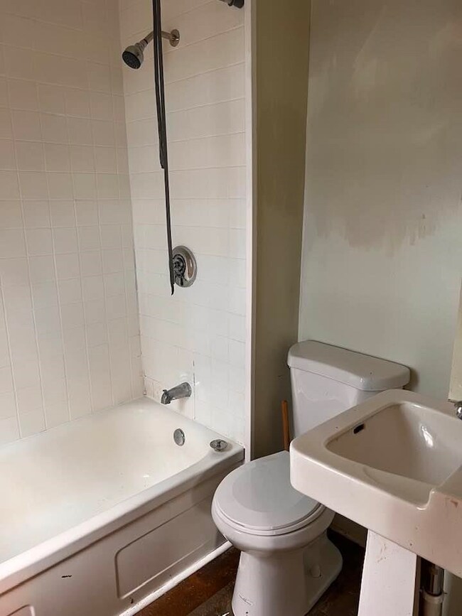 411 Fourth unit 3A, Rollinsford, NH 03869 - photo 4