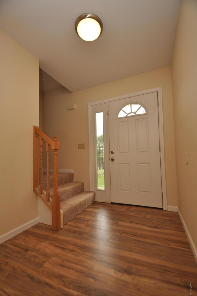 154 Azalea Dr, Tunkhannock Township, PA 18210 - photo 4