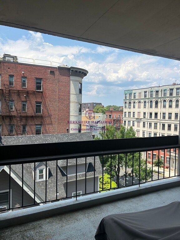 872 Massachusetts Ave unit 503, Cambridge, MA 02139 - photo 4