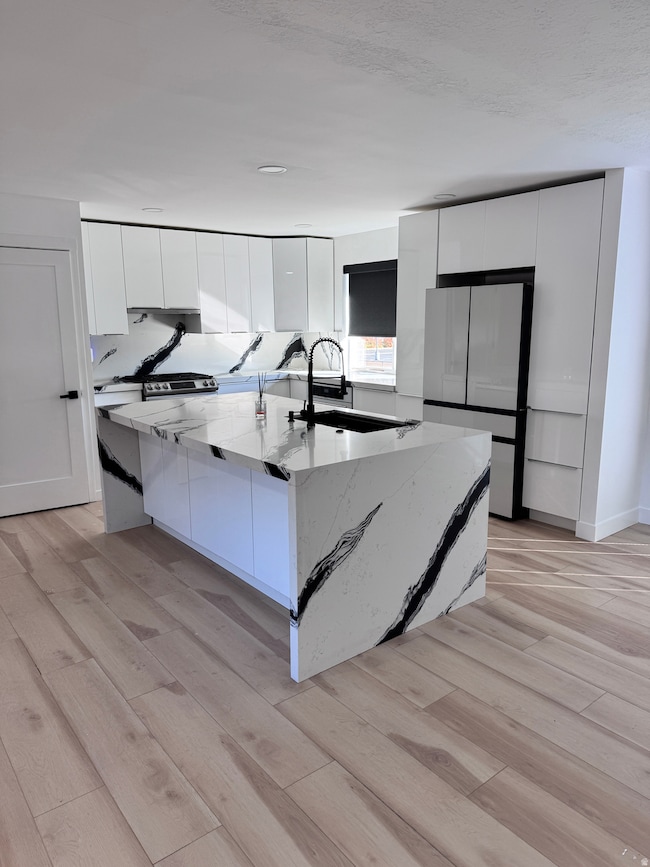 6918 S Harvest Cir, West Jordan, UT 84084 - photo 5