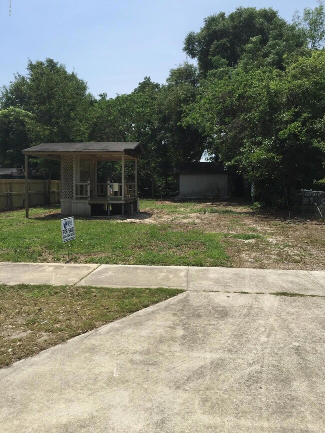 8422 Eaton Ave, Jacksonville, FL 32211 - photo 5