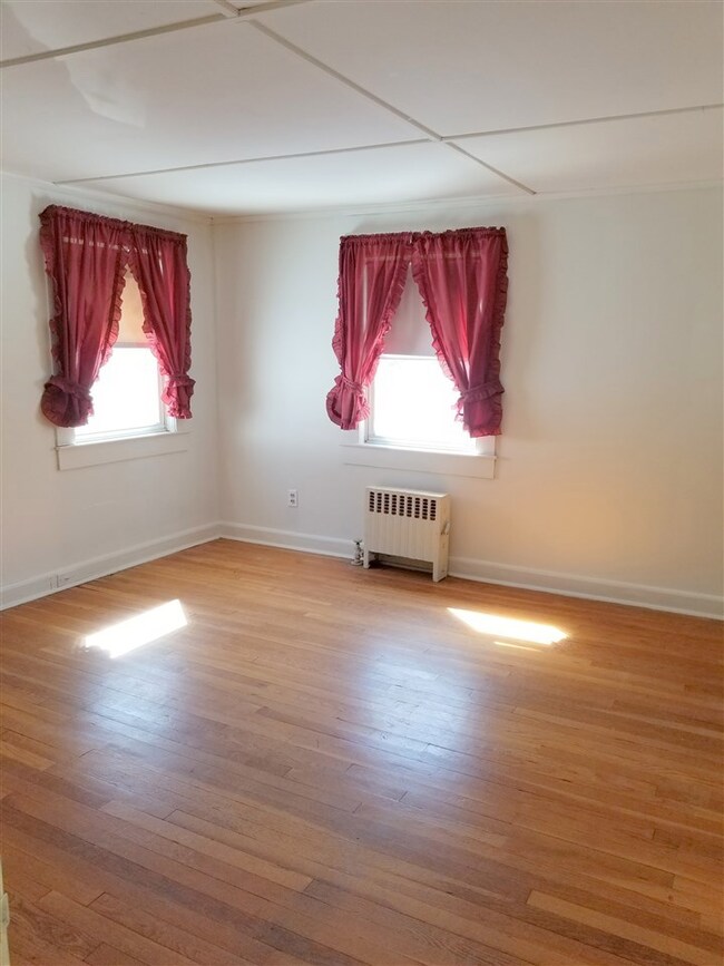 19 W Pine St, Plaistow, NH 03865 - photo 7